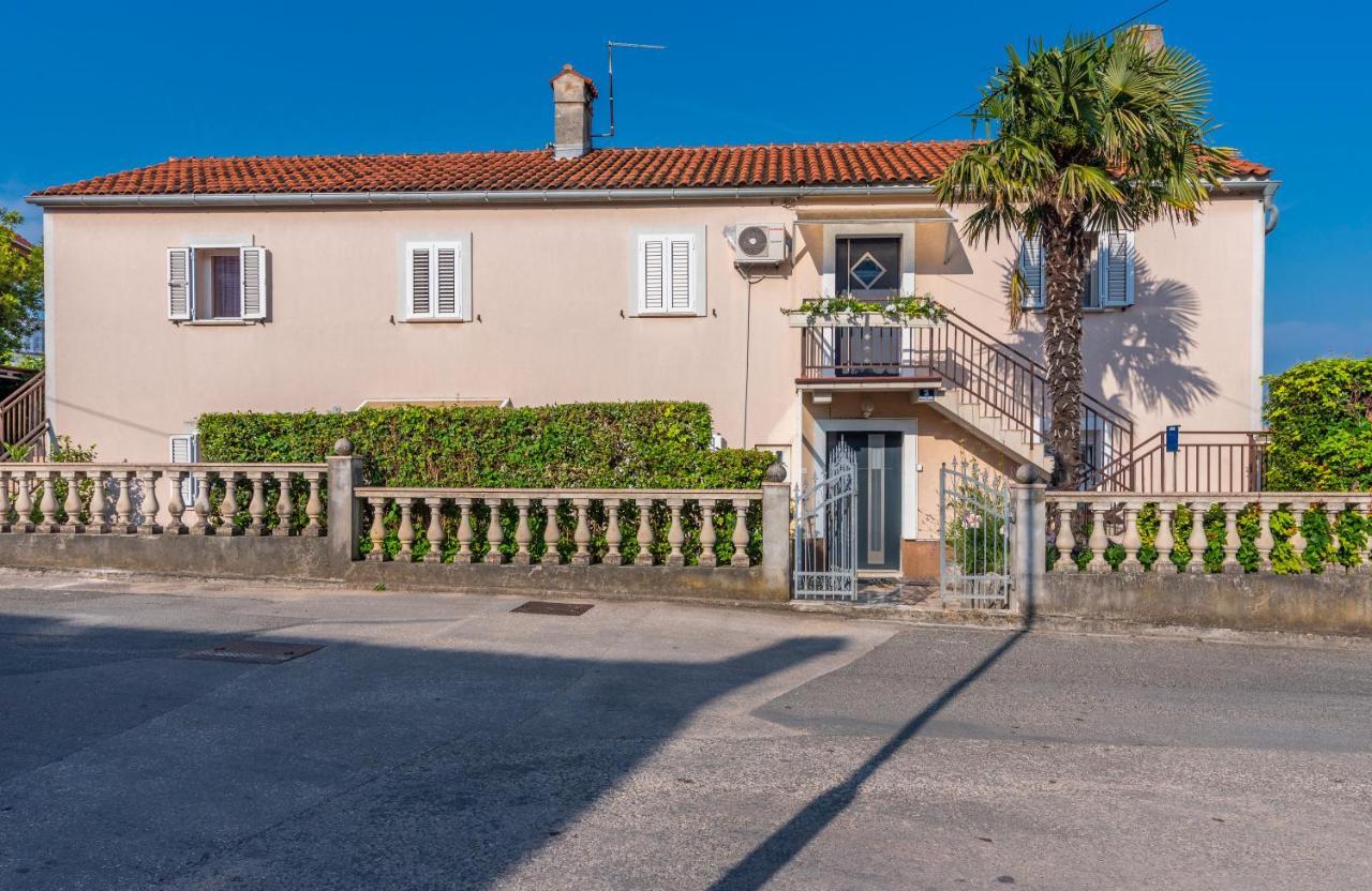 מאלינסקה Apartments Vila Dk מראה חיצוני תמונה