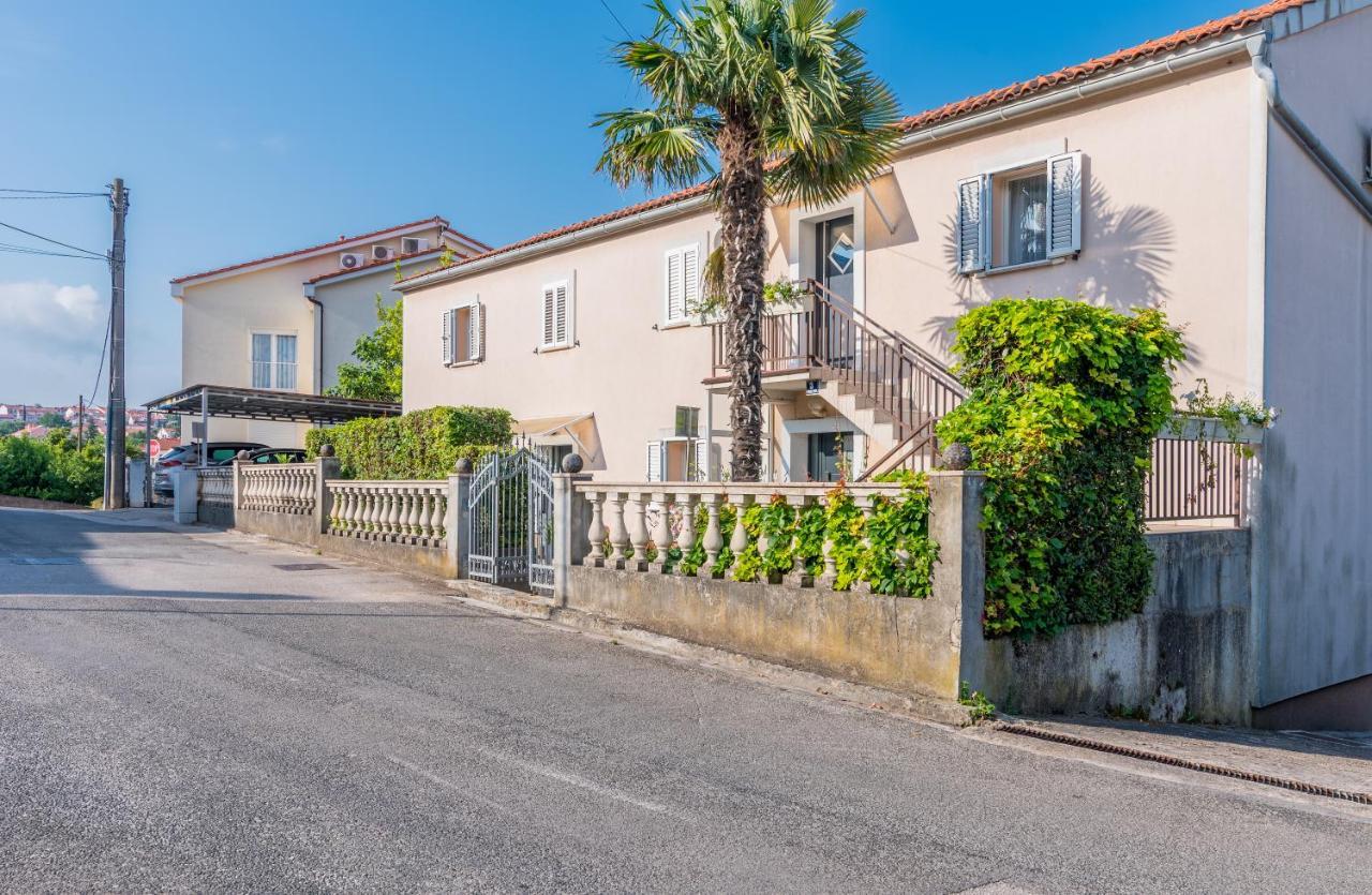 מאלינסקה Apartments Vila Dk מראה חיצוני תמונה