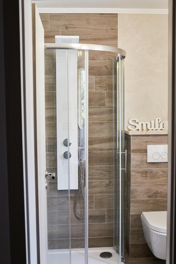 מאלינסקה Apartments Vila Dk מראה חיצוני תמונה