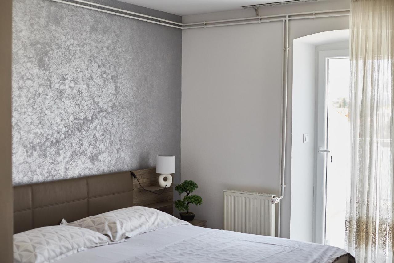 מאלינסקה Apartments Vila Dk מראה חיצוני תמונה