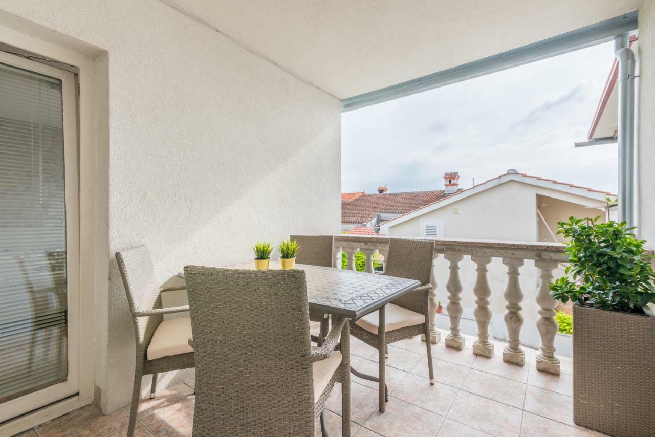 מאלינסקה Apartments Vila Dk מראה חיצוני תמונה