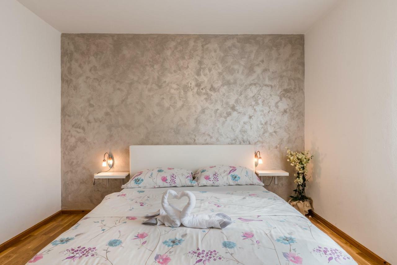 מאלינסקה Apartments Vila Dk מראה חיצוני תמונה