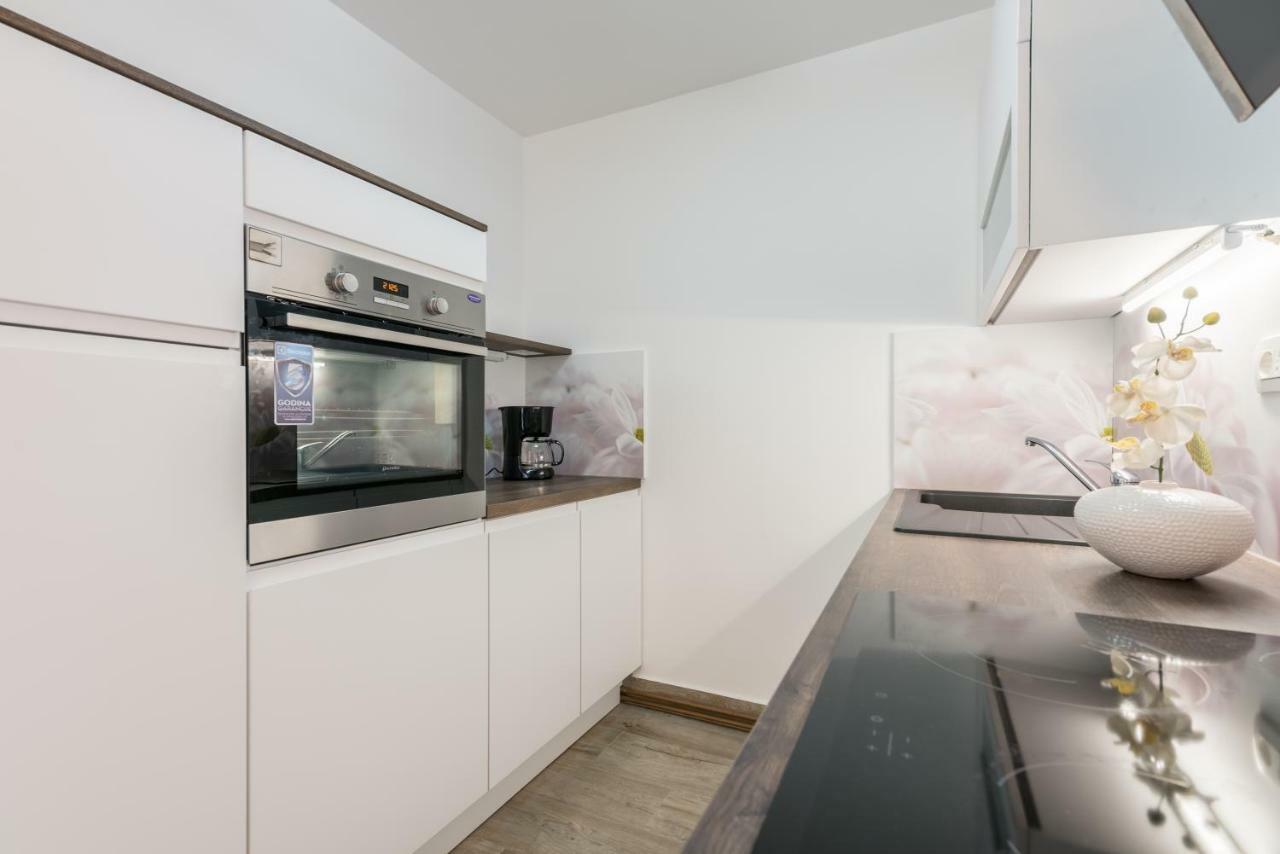 מאלינסקה Apartments Vila Dk מראה חיצוני תמונה