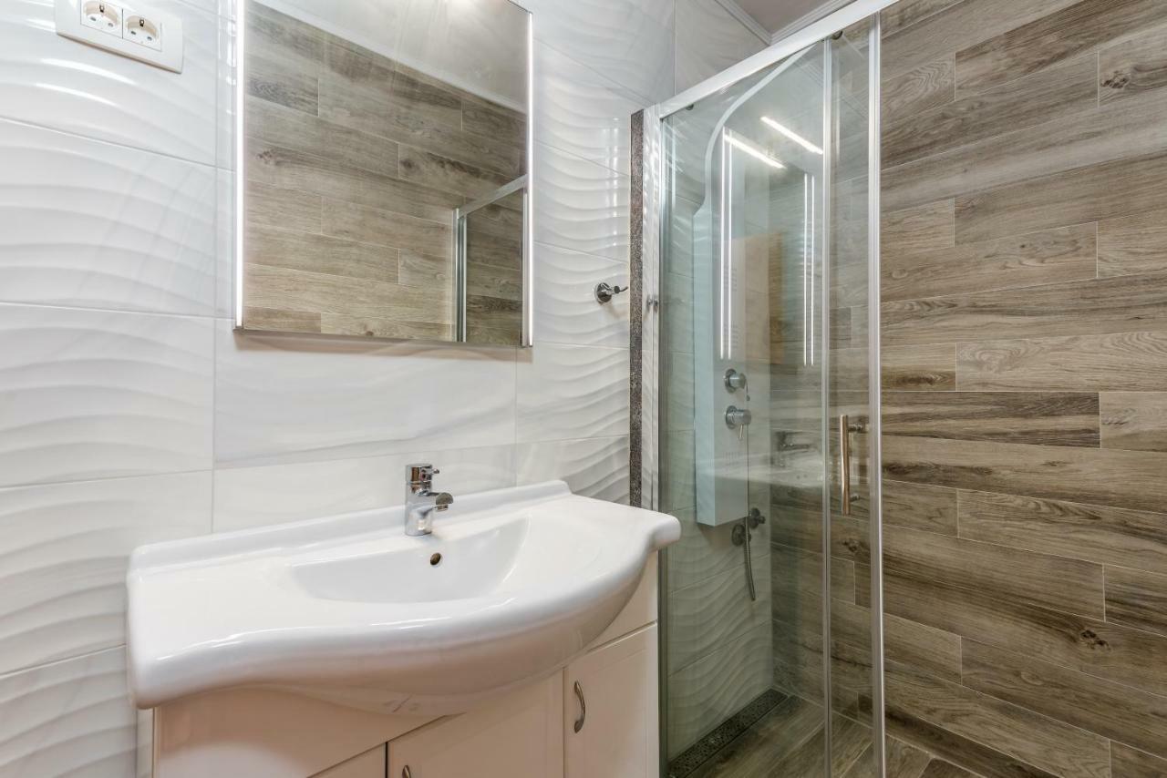 מאלינסקה Apartments Vila Dk מראה חיצוני תמונה