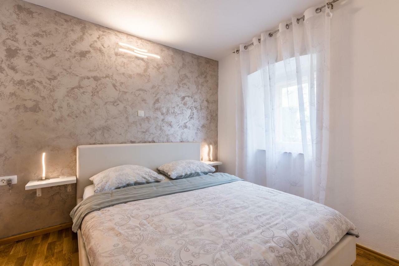 מאלינסקה Apartments Vila Dk מראה חיצוני תמונה